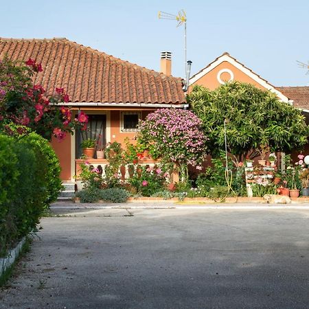 Rose Garden Villa Melikia Ngoại thất bức ảnh