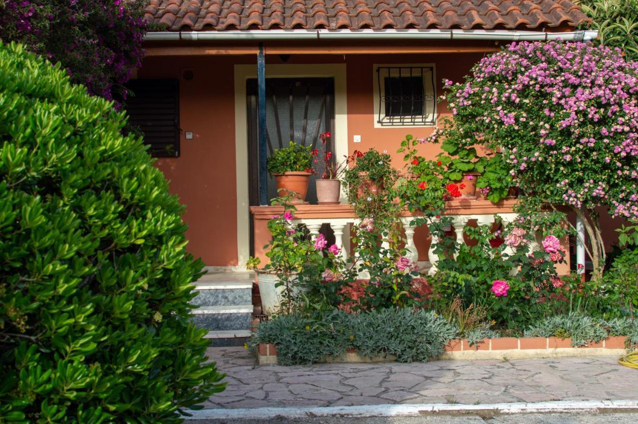 Rose Garden Villa Melikia Ngoại thất bức ảnh
